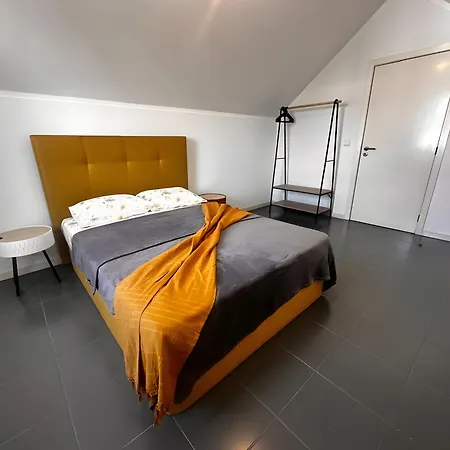 Renovated Historic House T2