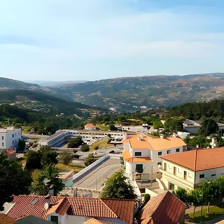 Renovated Historic House T2 Сasa de vacaciones *