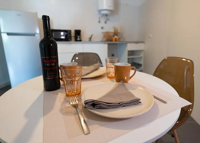 Renovated Historic House T2 Holiday home *